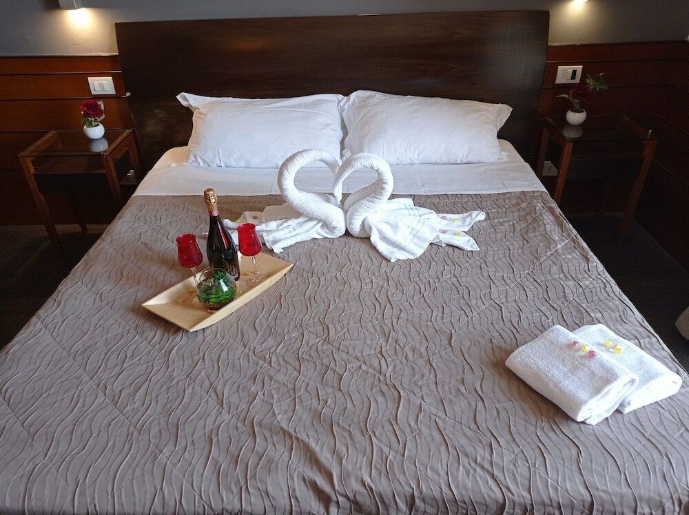 Фото Romalive Hotel