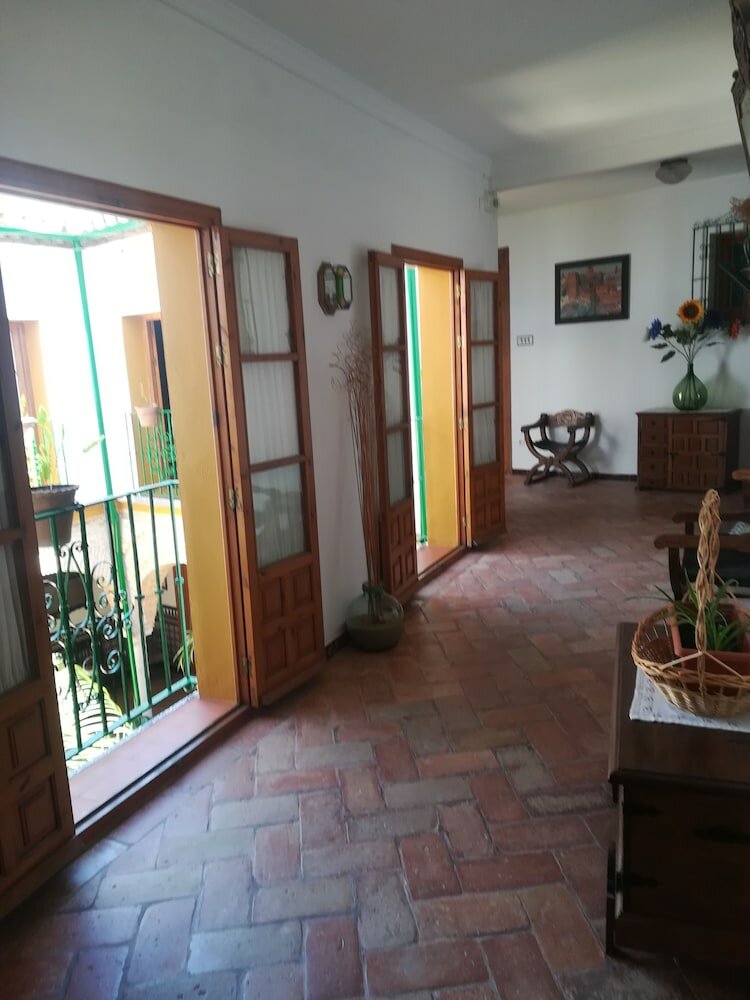 Фото Hostal Comercio