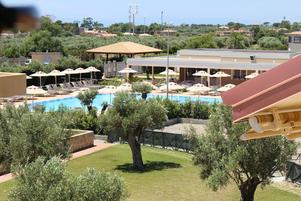 Фото Poseidon Swim & Restaurant Aparthotel