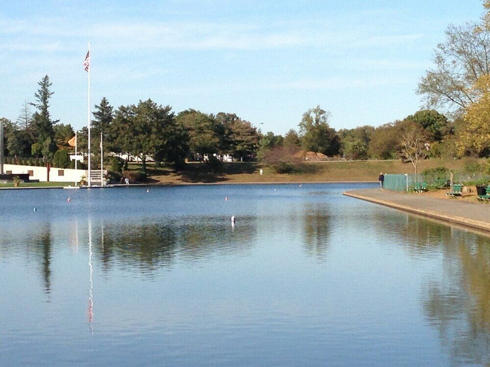 Фото Yachtsman's Cove with 3-Levels