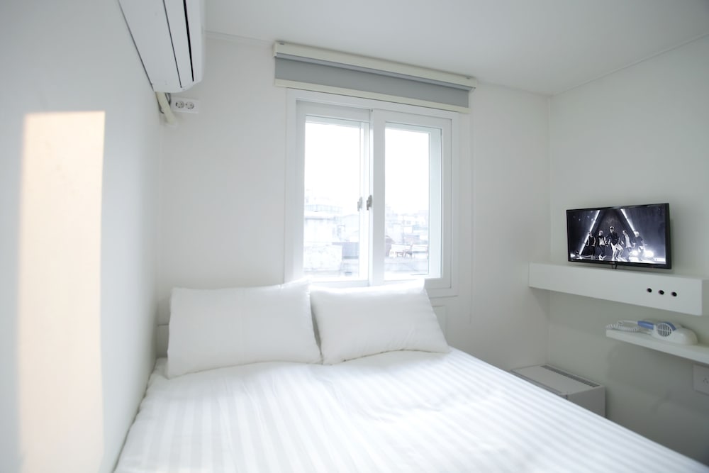Фото K-Guesthouse Dongdaemun Premium 2