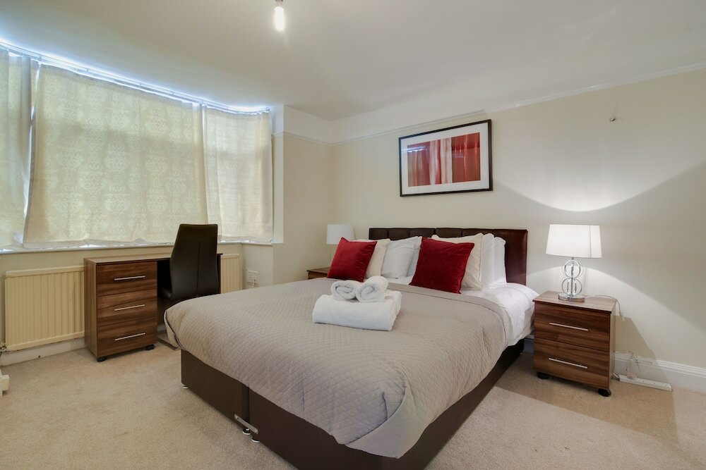 Фото Newark House - 2 Bedroom Apartment