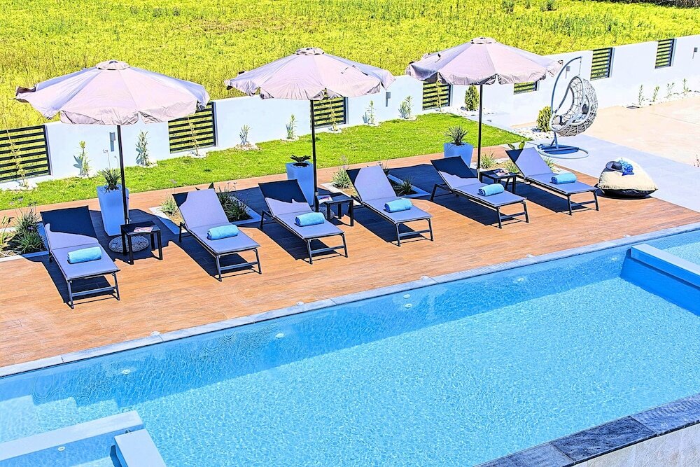 Фото Villa Solaris Heated Pool & Hot Tub