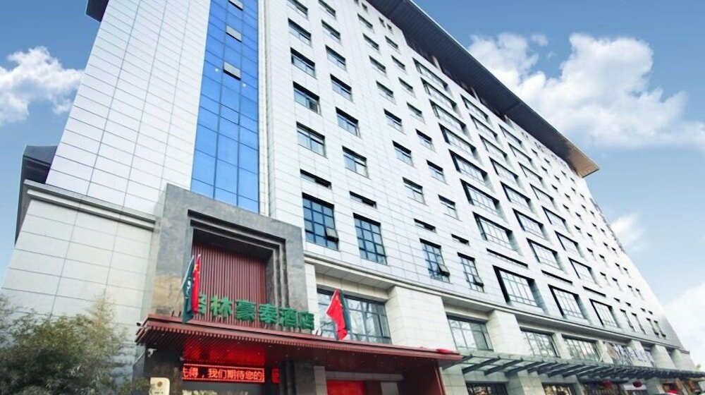 Фото отеля 1