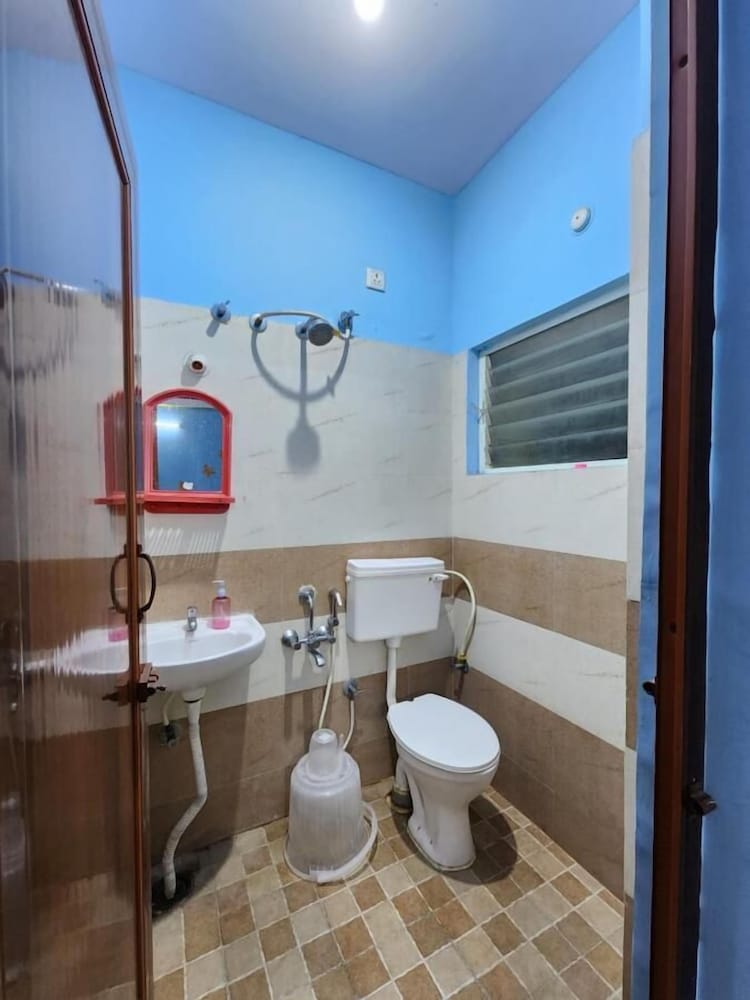 Фото Urban Sqaur Stay