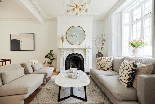 Гостиница The Kensington & Chelsea Escape - Stunning 5bdr With Patio + Terrace в Лондоне