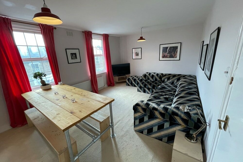 Фото Modern & Cosy 1 Bedroom Top Floor Flat in East Dulwich