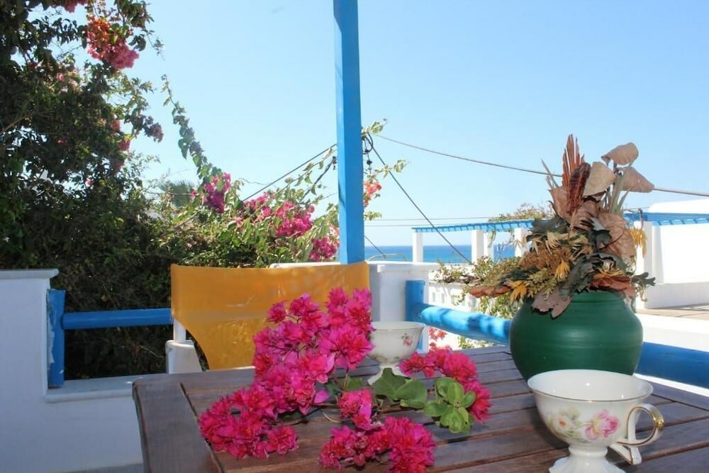 Фото Sea View Studios Apartments