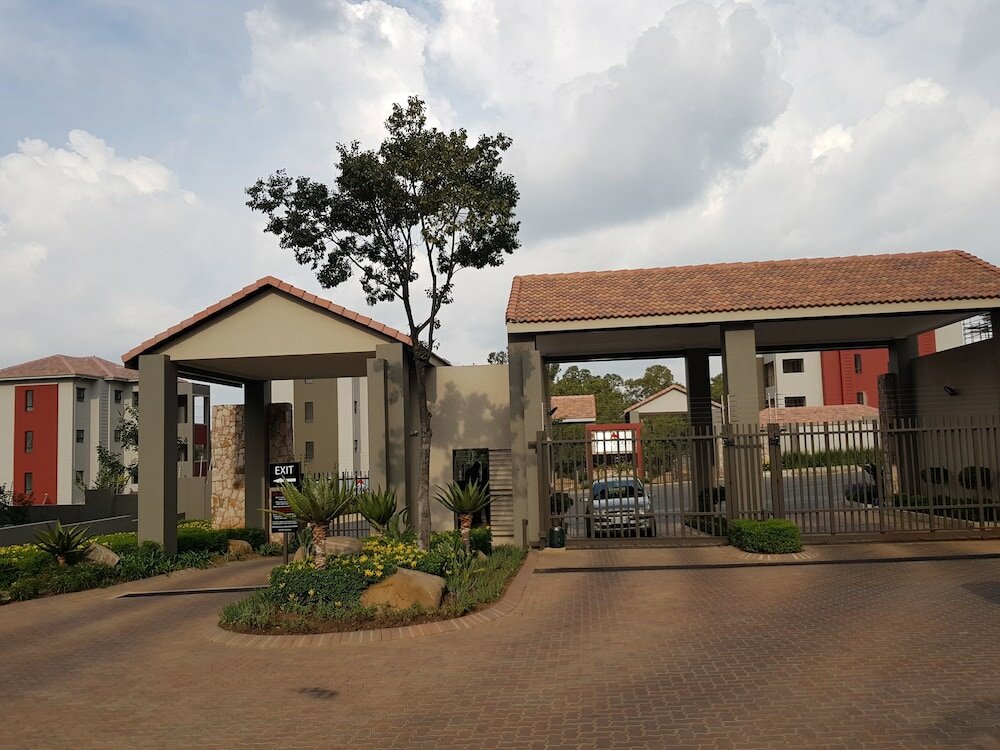 Фото Nova Luxury Suites Saratoga 112