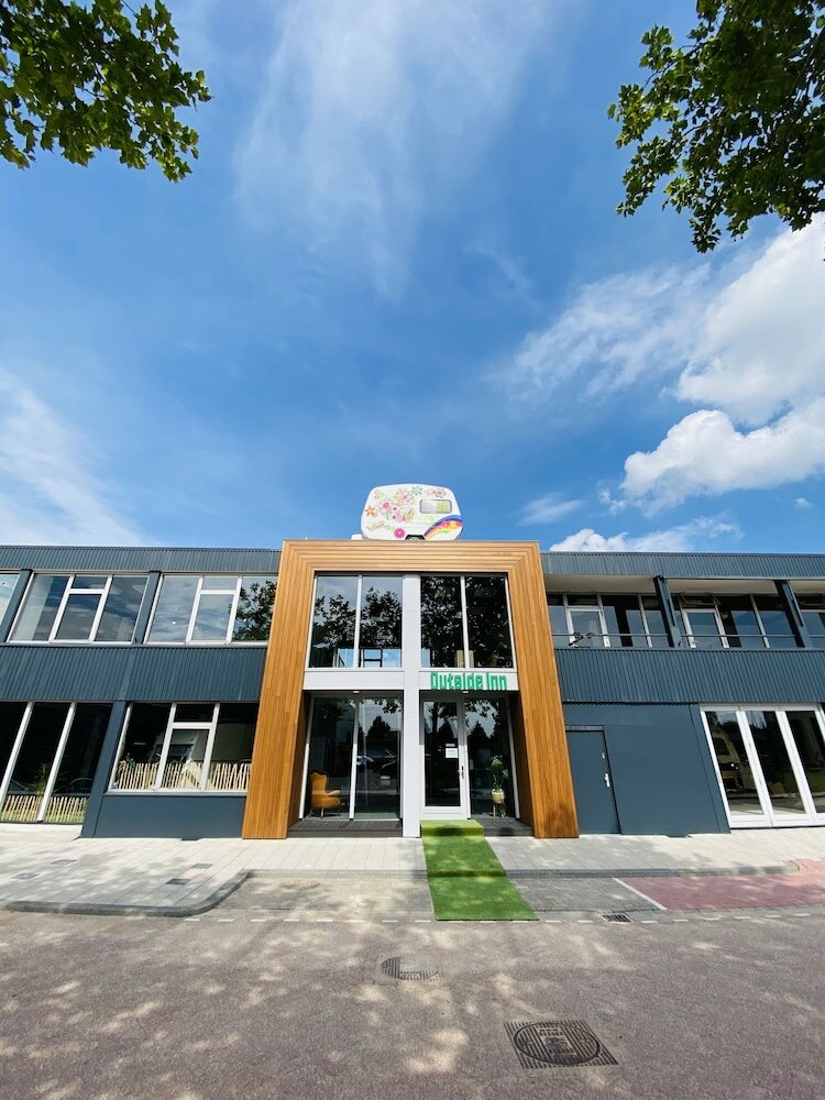 Фото Outside Inn