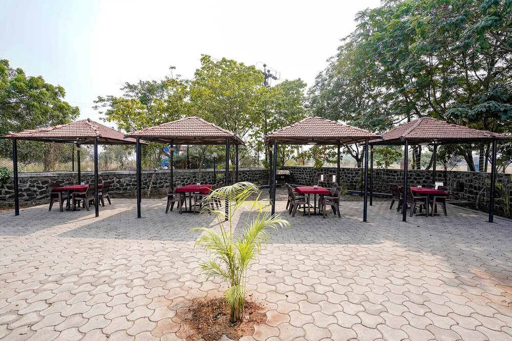 Фото Fabhotel Hi Way Resort