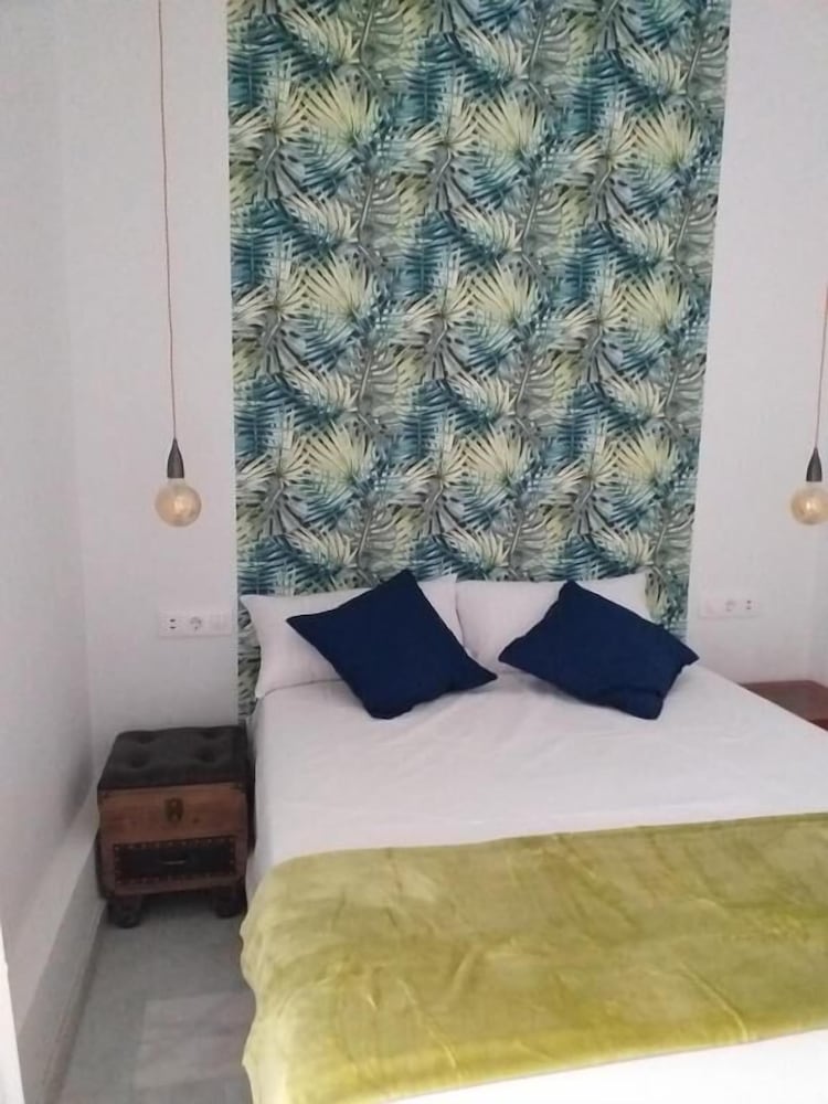 Фото Wish-Suite San Luis de Sevilla Apartment