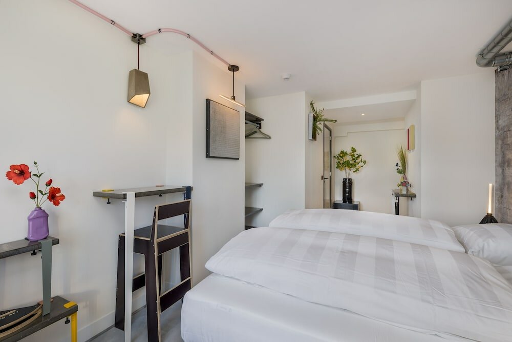 Фото The Monument Hotel