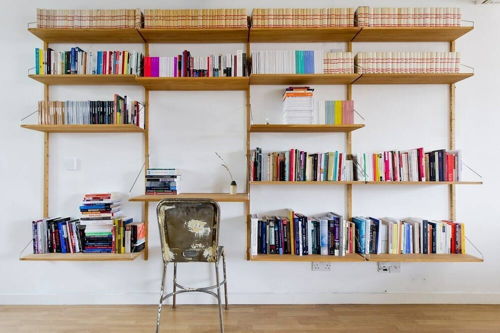 Фото Unique & Vibrant 1-bed Loft With Roof Garden