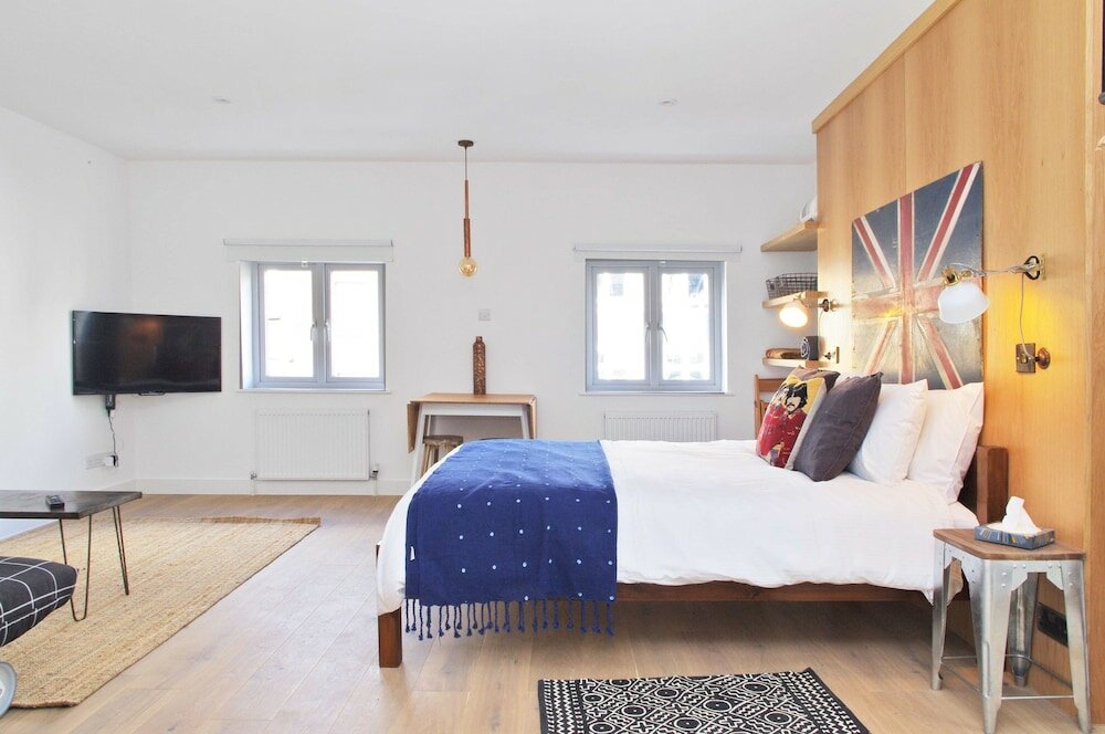 Фото The West End Penthouse - 4bdr Fitzrovia Penthouse with Spectacular Views