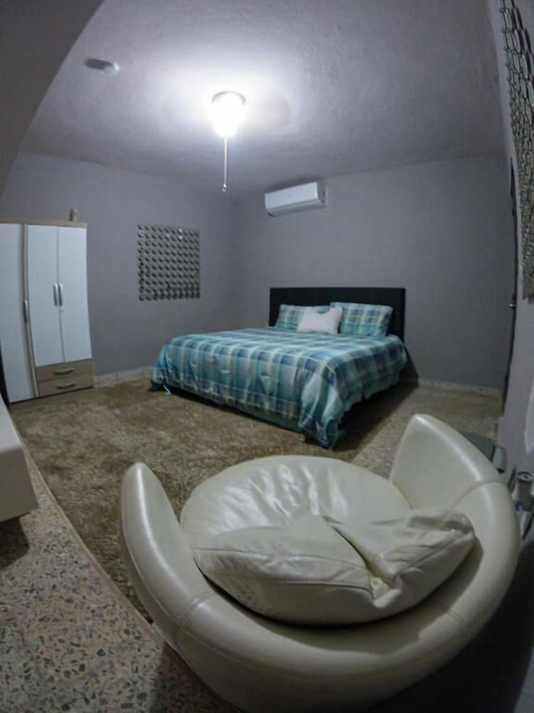 Фото Royal Honey Hostel