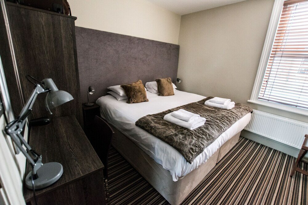 Фото 50 Bootham Crescent