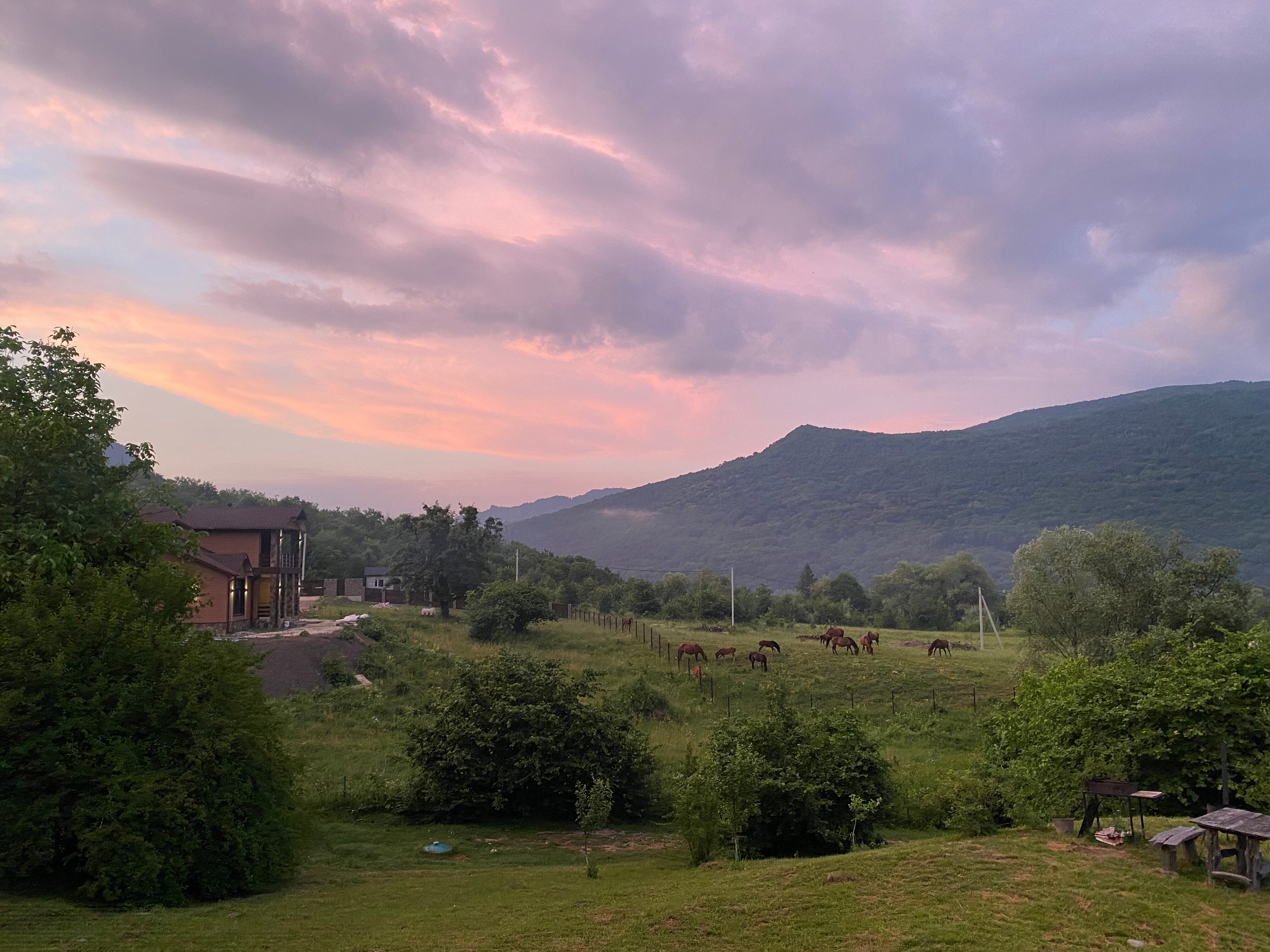 Фото The. Small. Hill. House