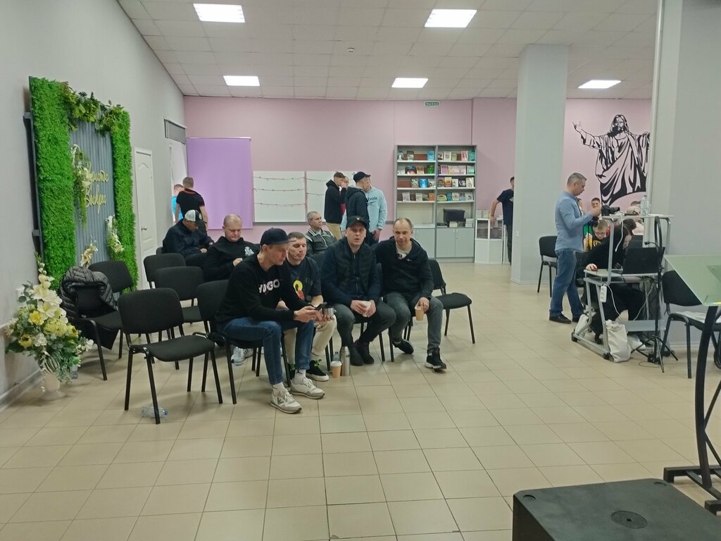 كنيسة بروتستانتية Церковь христиан веры евангельской Краеугольный камень ، ، صورة