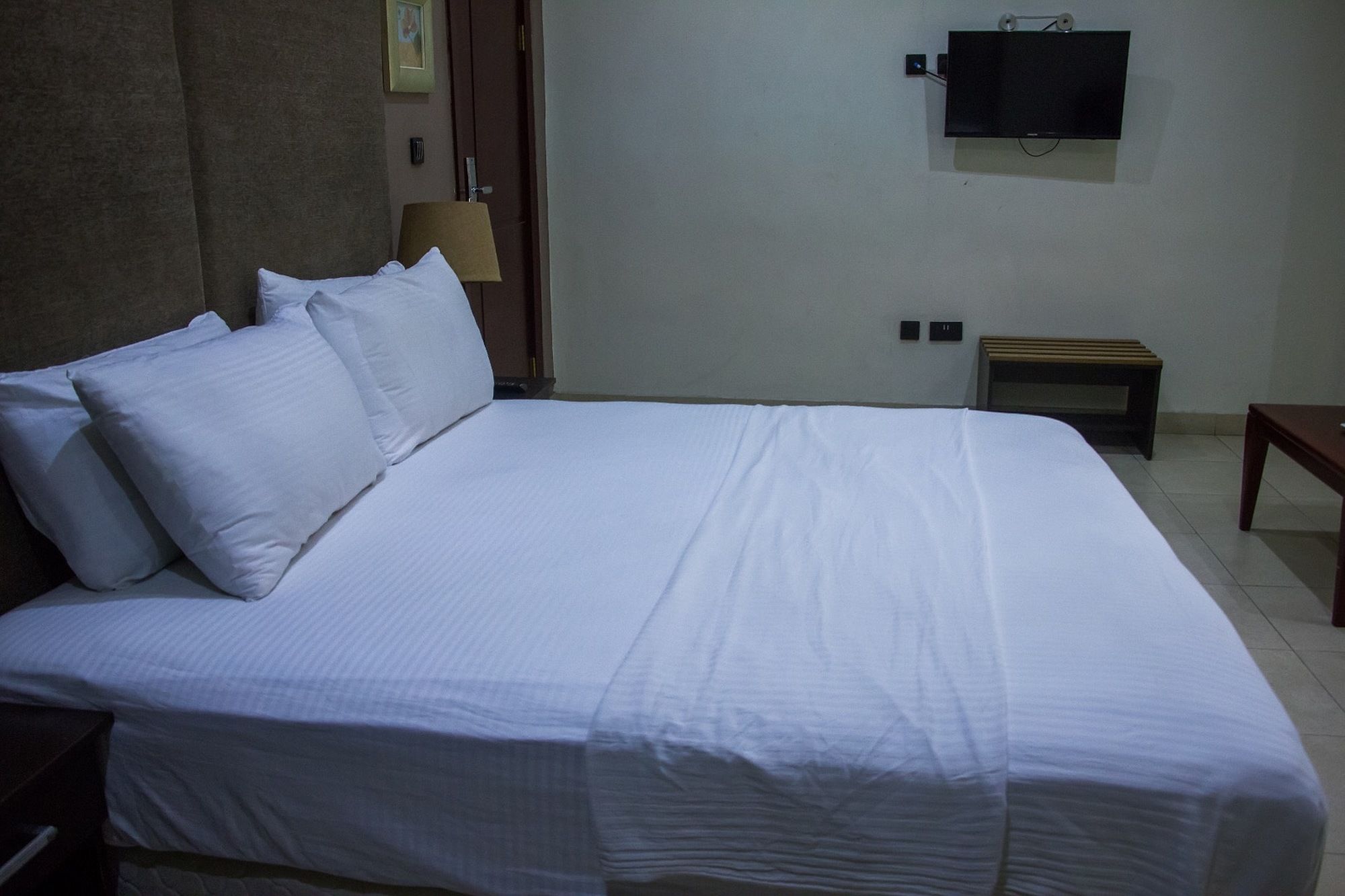 Фото Chelsea Suites Annex