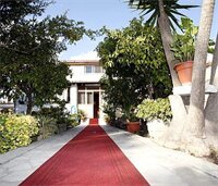 Фото Bed and Breakfast Luana Inn Airport