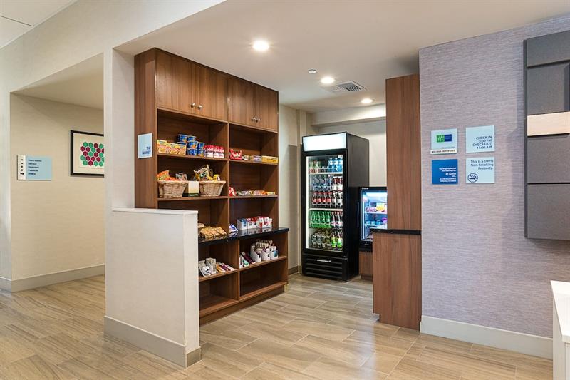 Фото Holiday Inn Express Fullerton - Anaheim, an Ihg Hotel