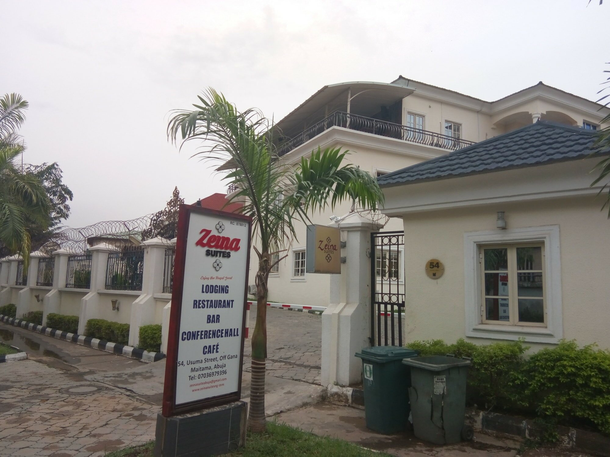 Фото Zeina Suites Abuja