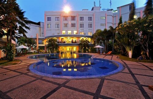 Гостиница The Sun Hotel Sidoarjo в Провинции Восточная Ява