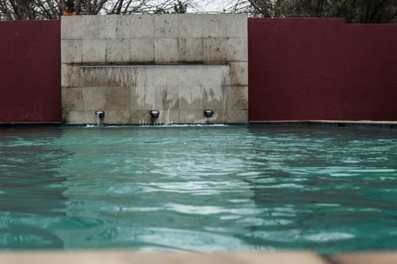 Фото The Nicol Hotel and Apartments