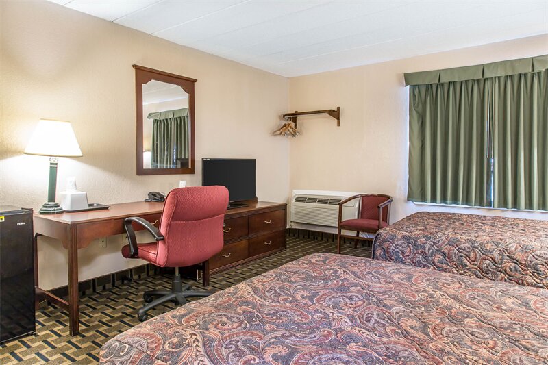 Фото Econo Lodge Cranston - Providence