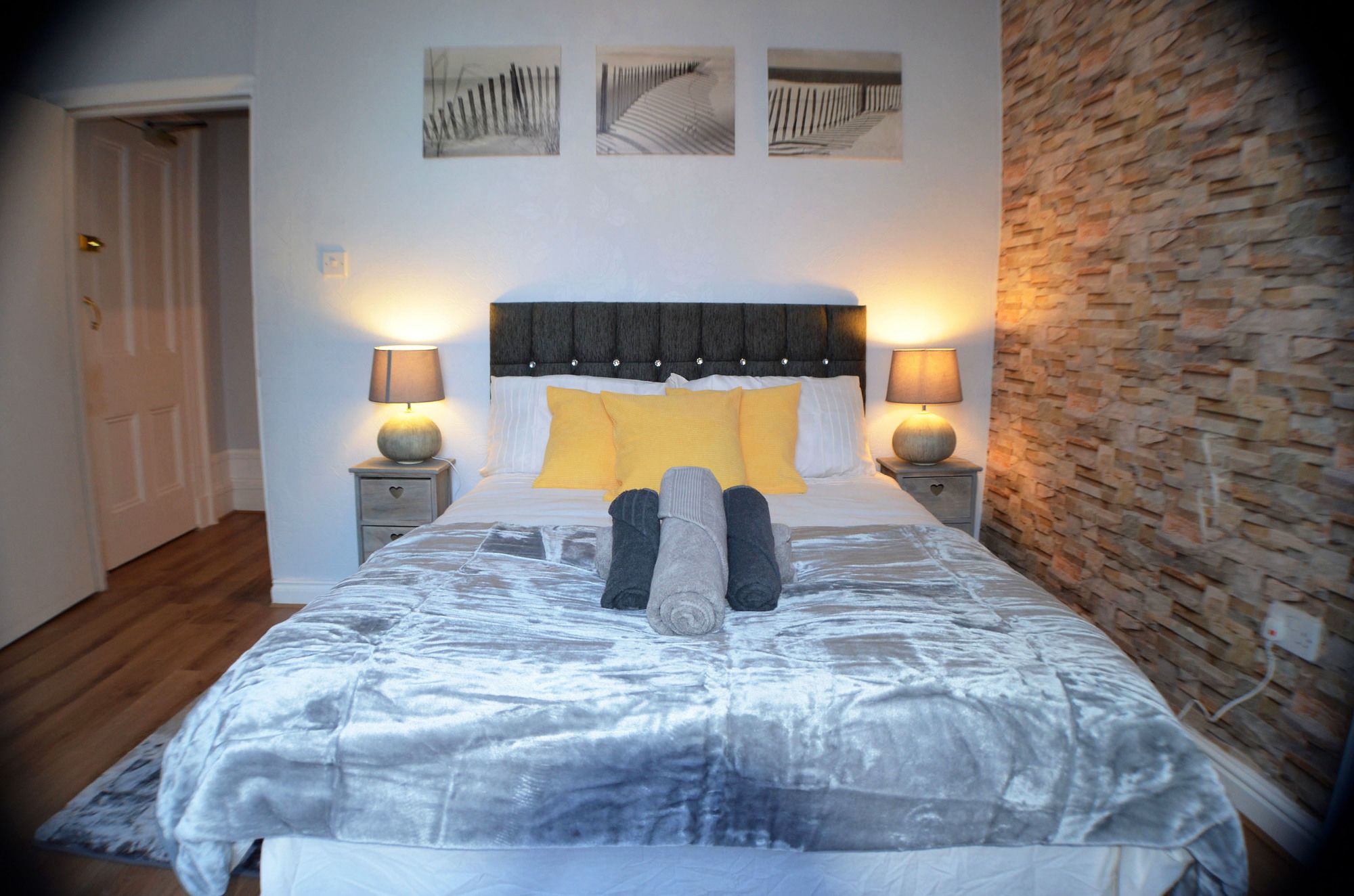 Фото Queens Guesthouse Manchester
