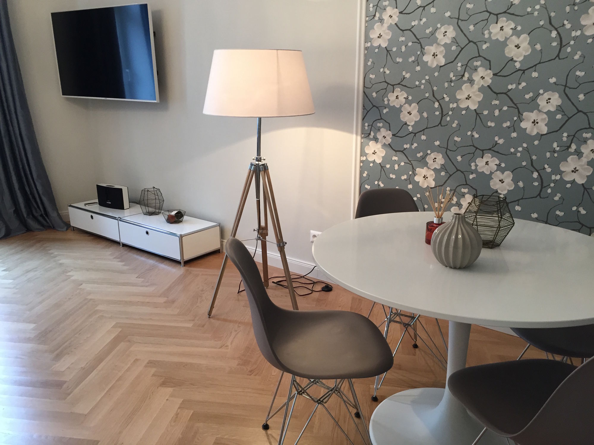 Фото Pink Grapefruit City Condo