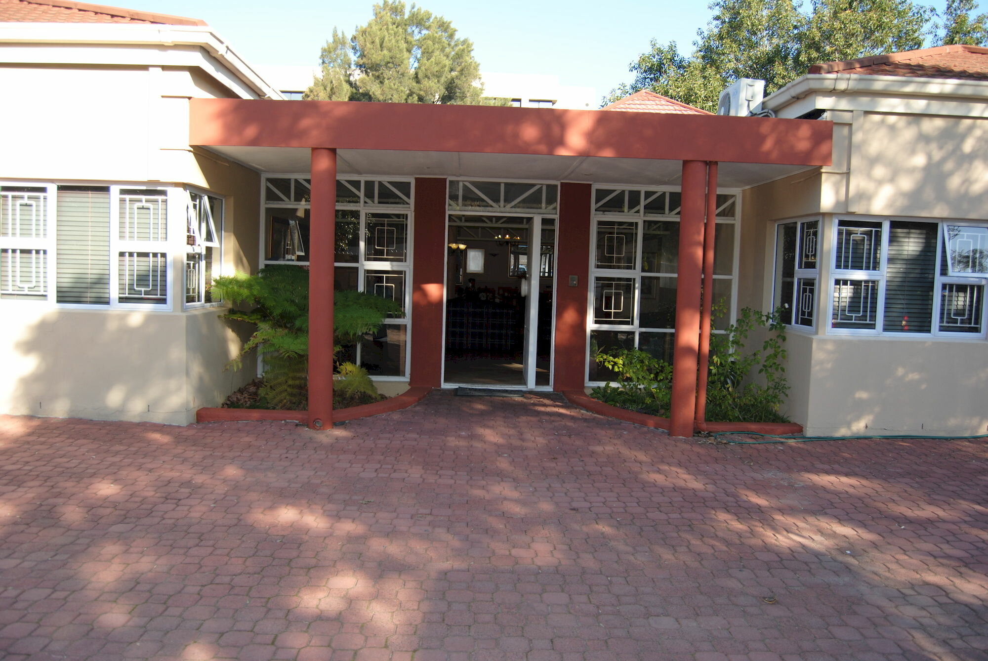 Фото Broadway Guesthouse