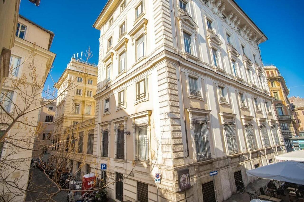 Фото отеля 1