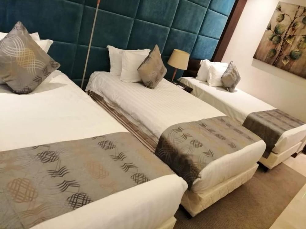 Фото Three Points Al Salama