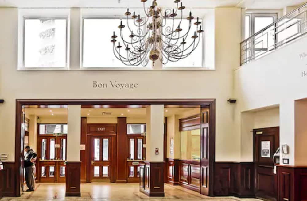 Фото The Royal Maritime Club