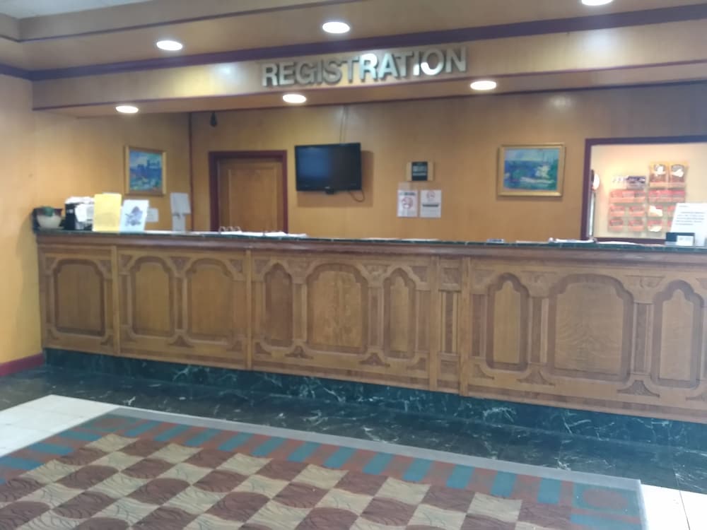 Фото University Hotel & Suites