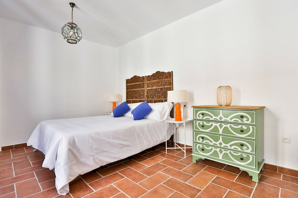 Фото Apartamentos Puerta Sevilla De Cordoba