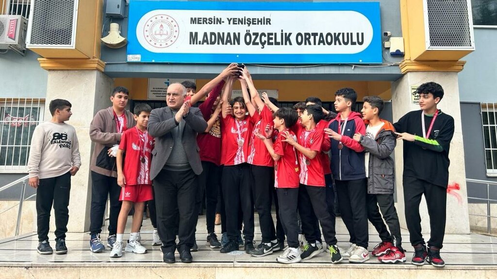 School Mehmet Adnan Ozcelik Middle School, Mersin, photo