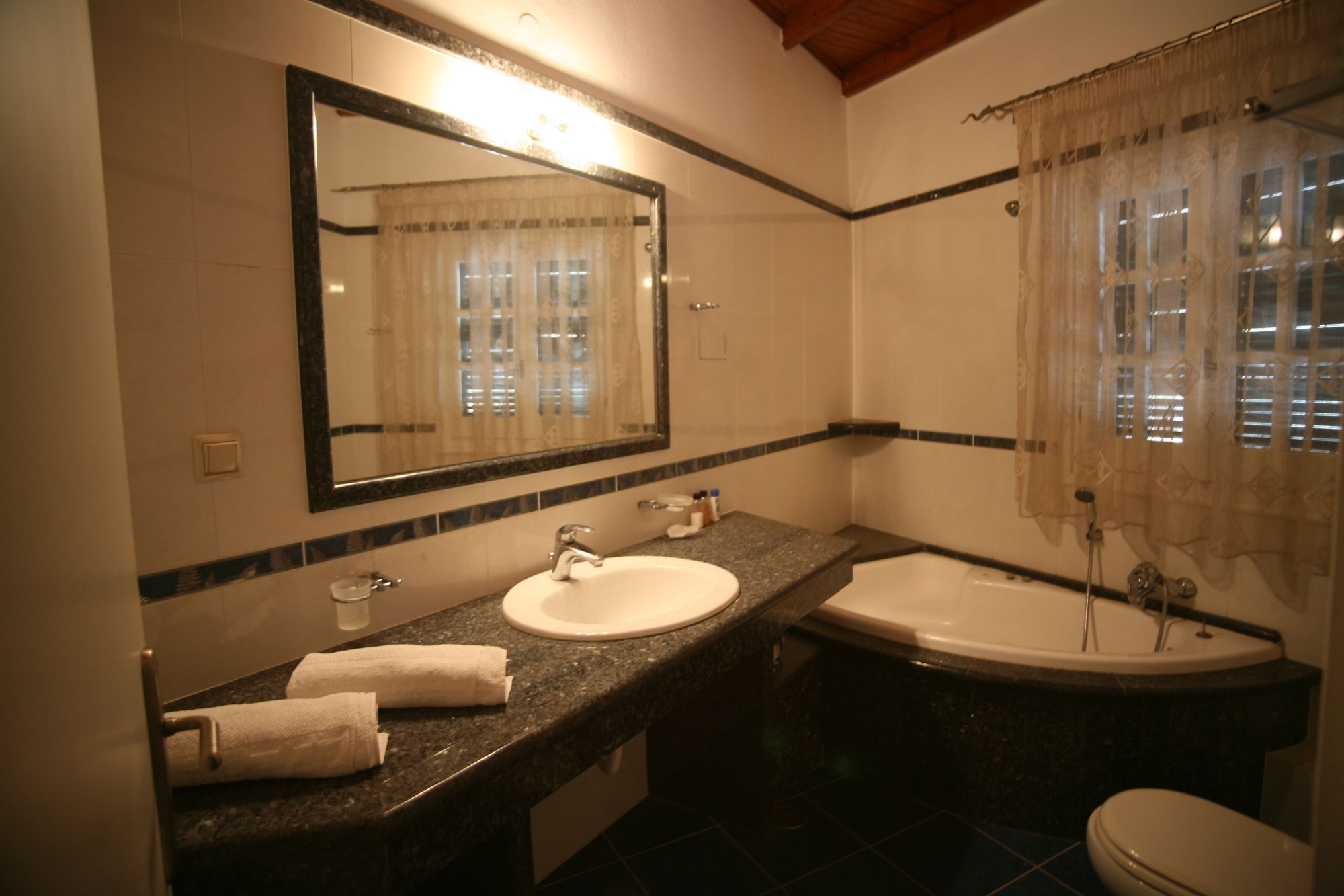 Фото Aphrodite Apartments