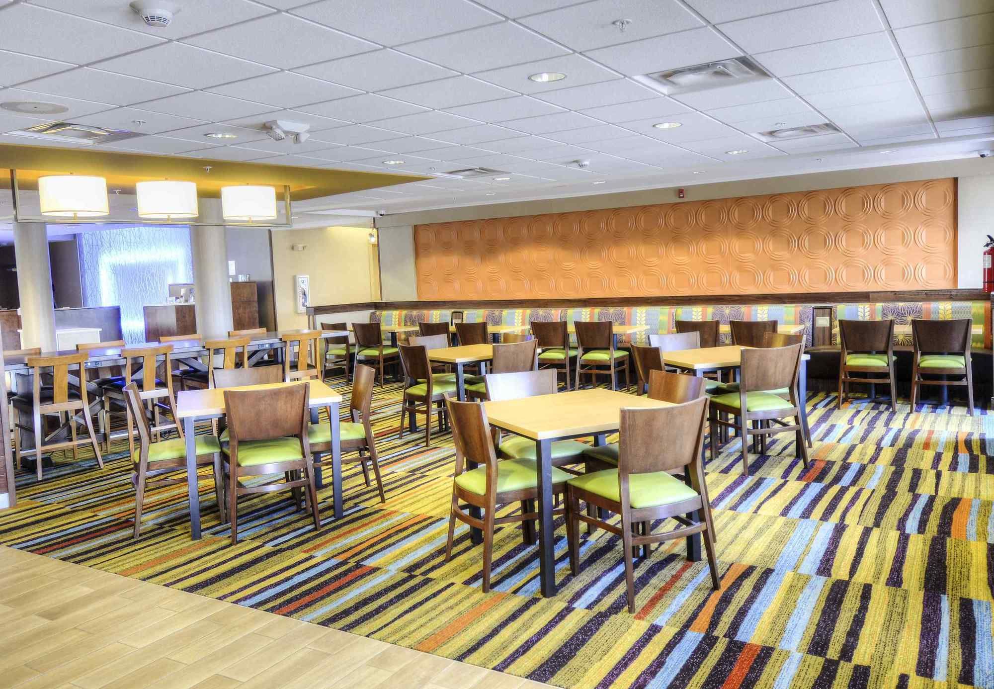 Фото Fairfield Inn & Suites by Marriott Princeton