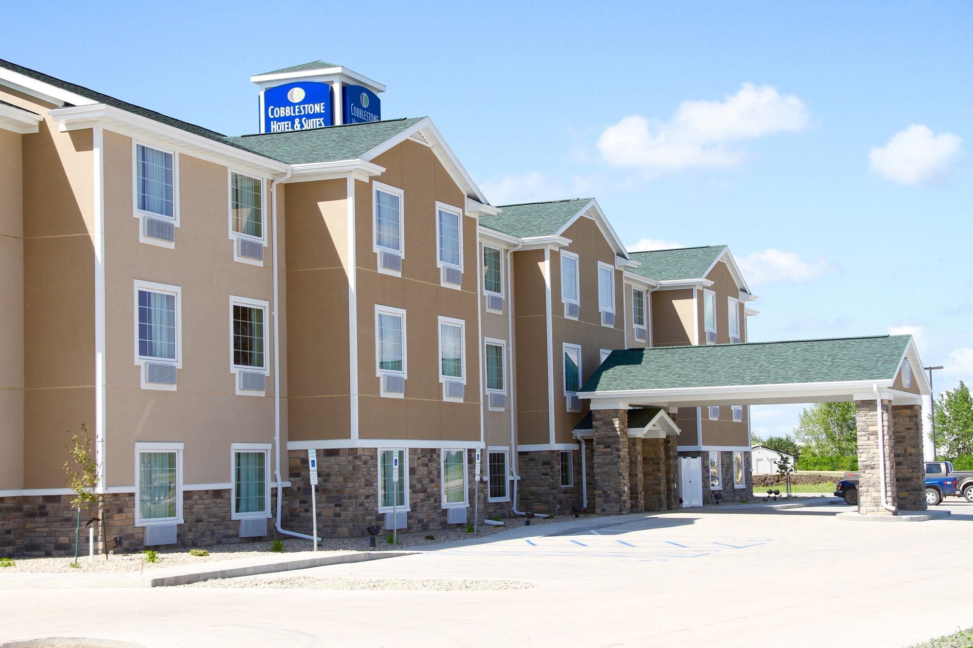 Фото Cobblestone Hotel & Suites – Devils Lake