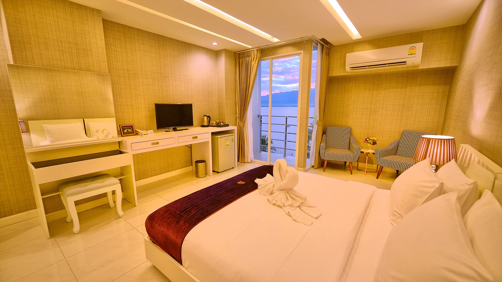 Фото Phuglong Hotel