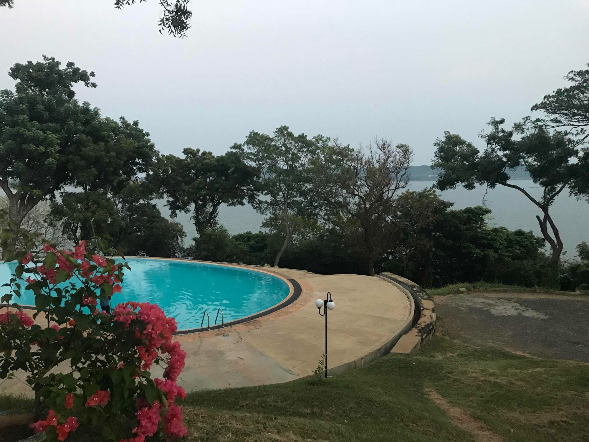 Фото Welcombe Hotel