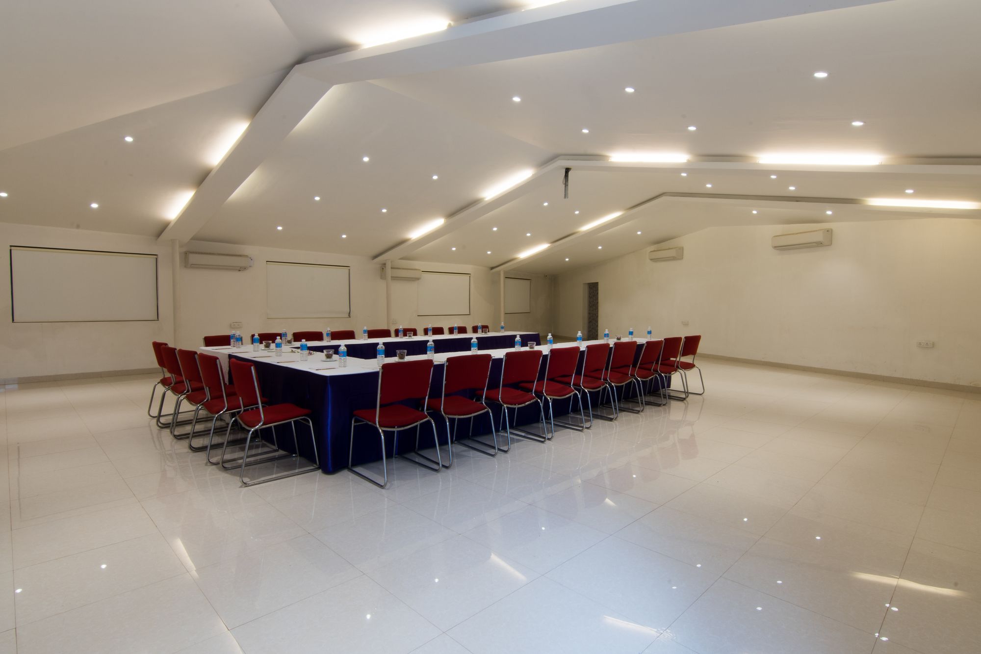 Фото Country Inn Tarika Goa, Varca Beach