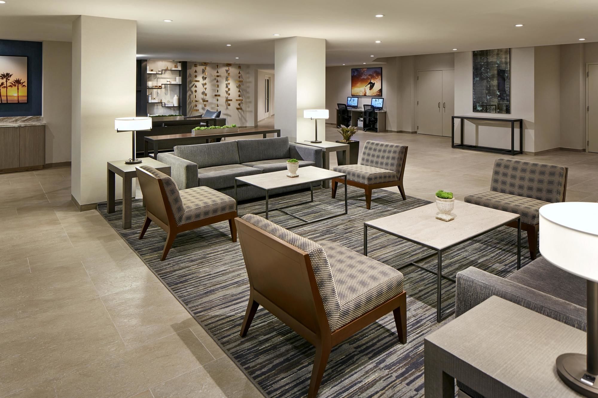 Фото Hilton Garden Inn San Diego Mission Valley Stadium