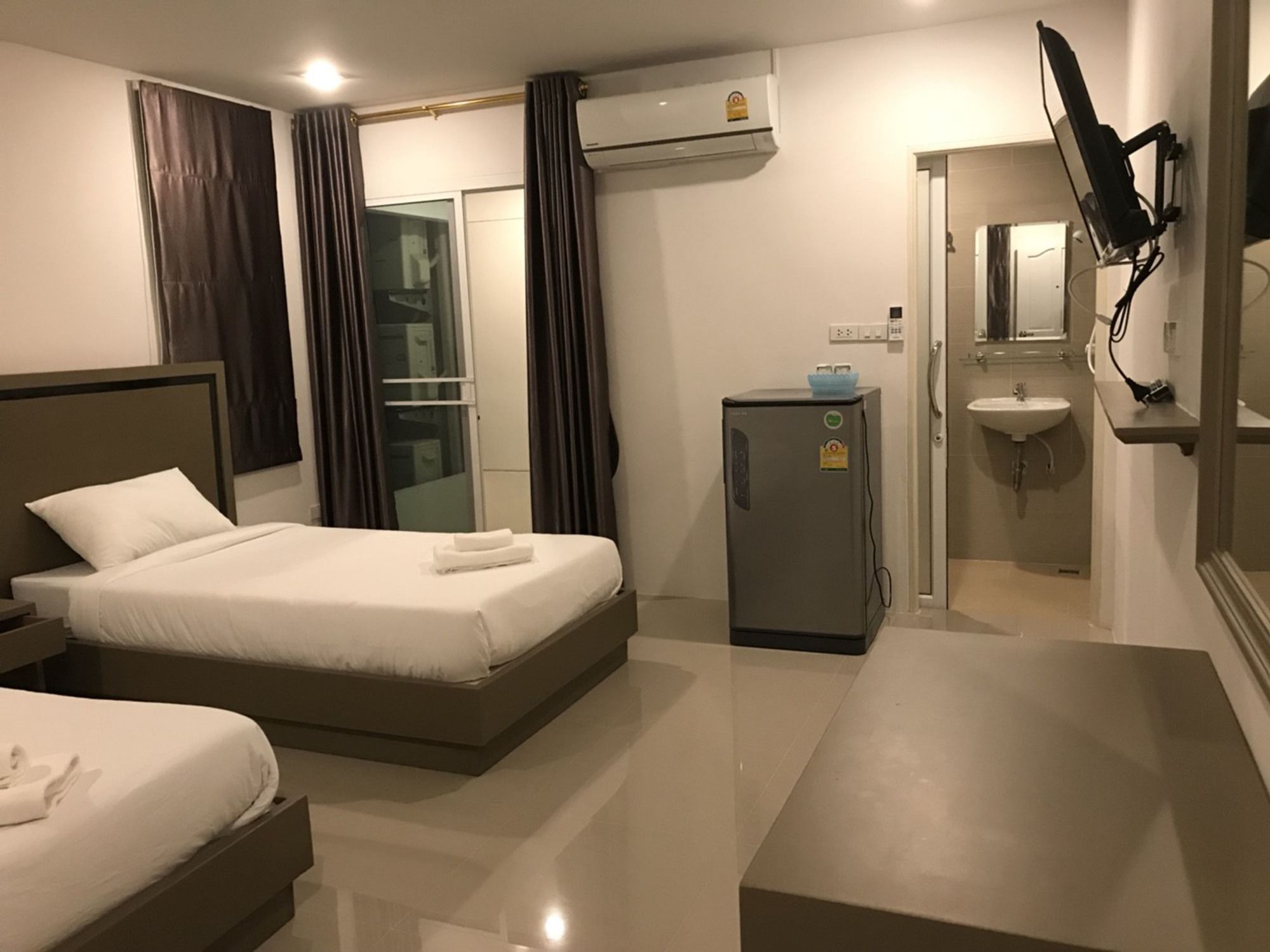 Фото S. E. T Thanmongkol Residence