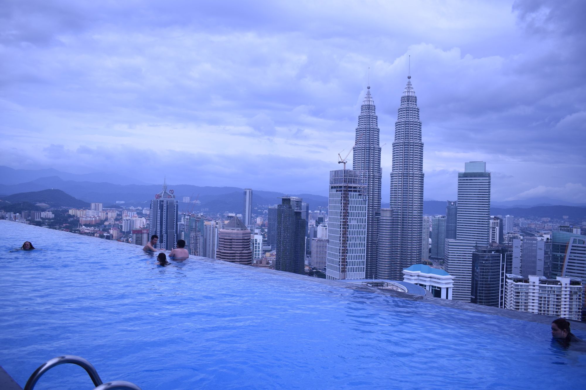 Фото Platinum Klcc Kuala Lumpur by SabaSuites