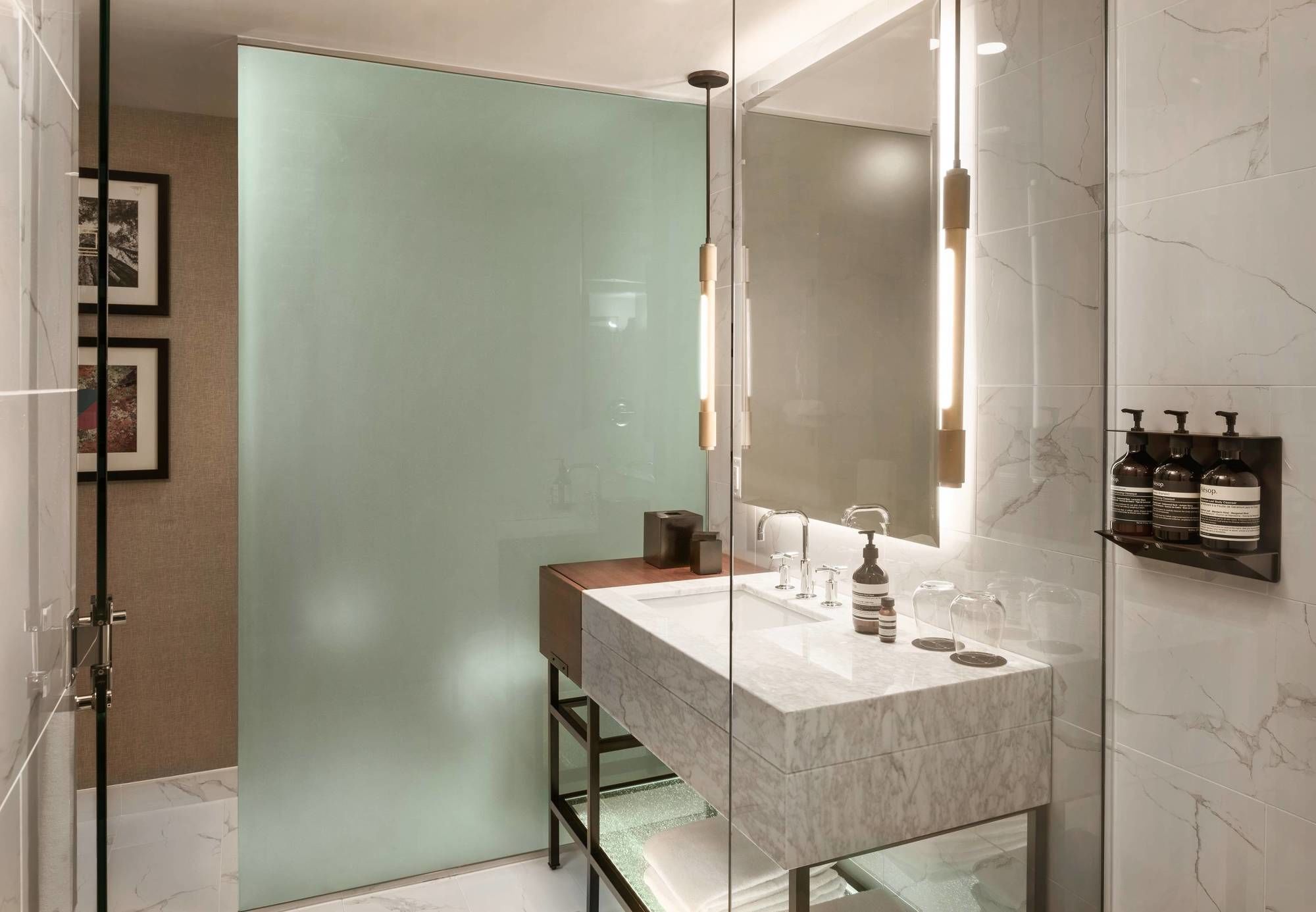 Фото The Douglas Autograph Collection