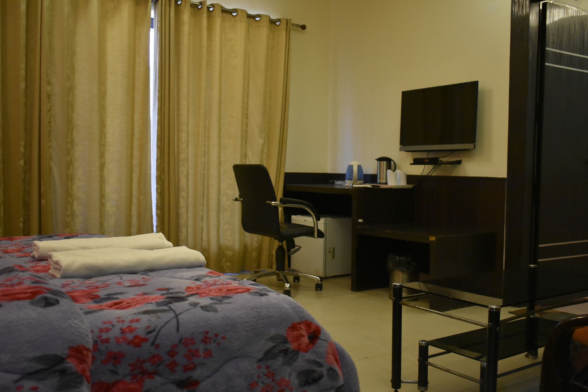 Фото Hotel Rajpur Heights